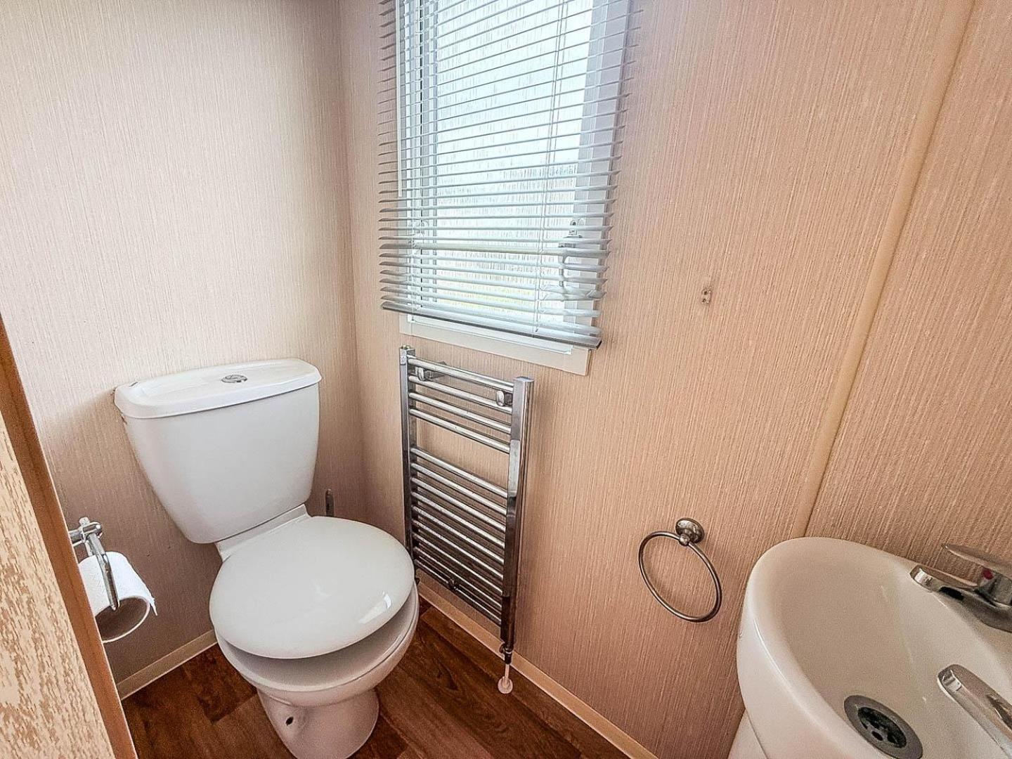 8 Berth Caravan With Decking At Sunnydale In Lincolnshire Ref 35087S Louth  Ngoại thất bức ảnh